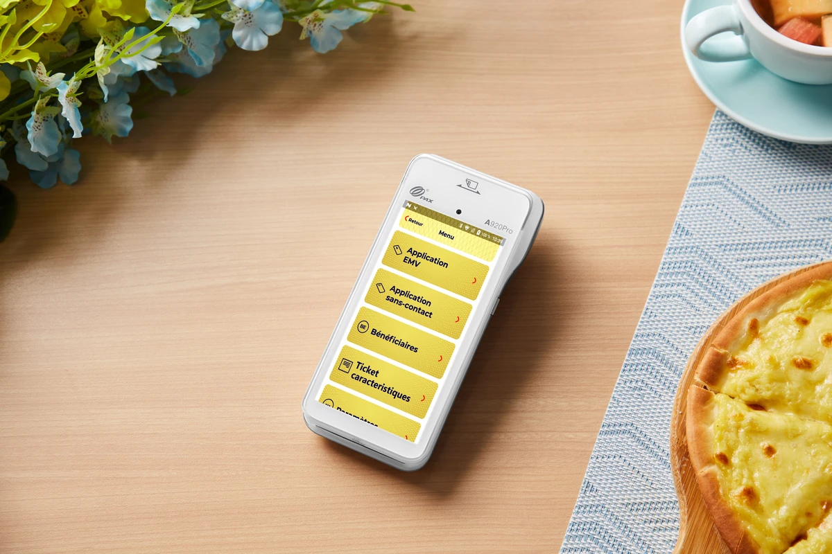 PAX A920 Pro in a cafe pay-at-table scenario